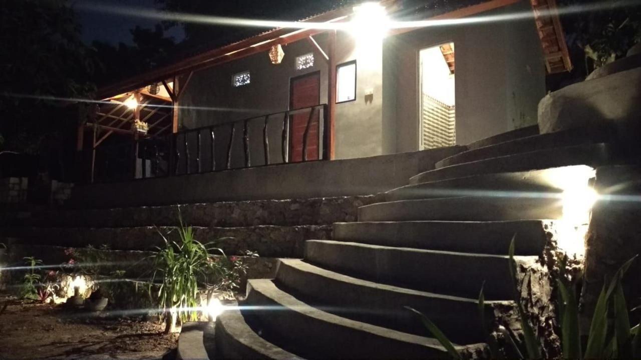 Vina Bungalow Toyapakeh Buitenkant foto