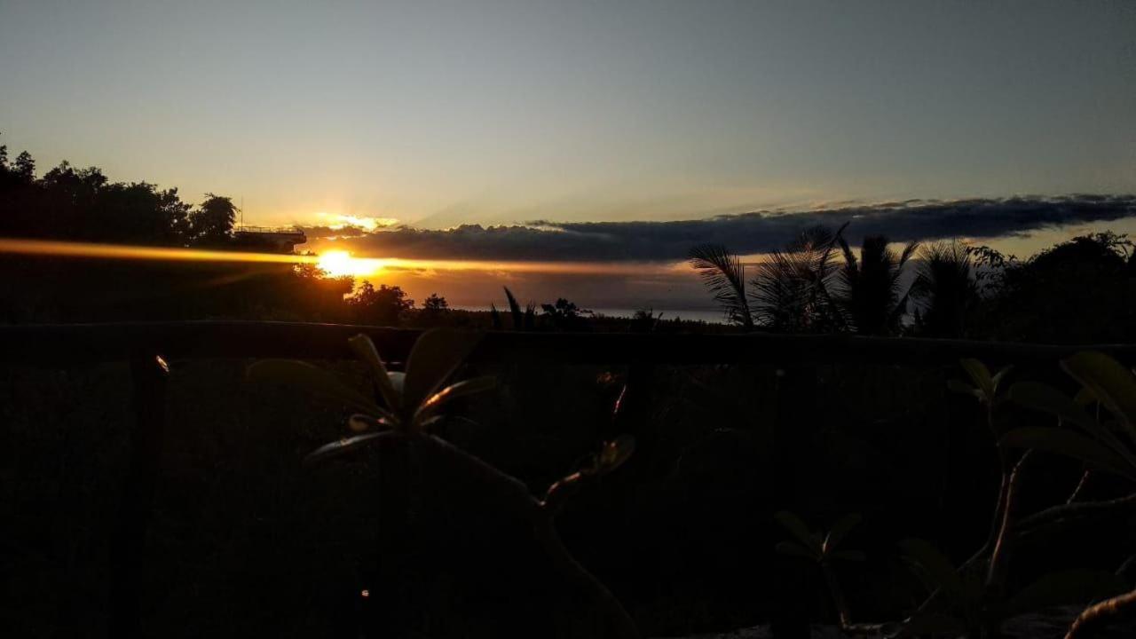 Vina Bungalow Toyapakeh Buitenkant foto